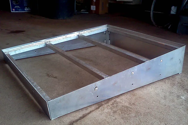 custom fabricated pallet for uneven surface