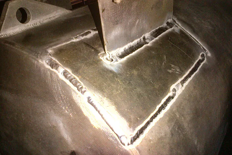 aluminum pontoon repaired - residential welding services